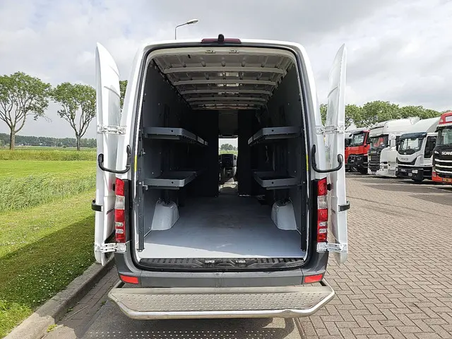 Mercedes-Benz Sprinter 311 2018 Diesel 13