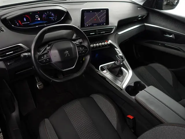 Peugeot 3008 1.2 PureTech Allure- 2017 Benzine 2