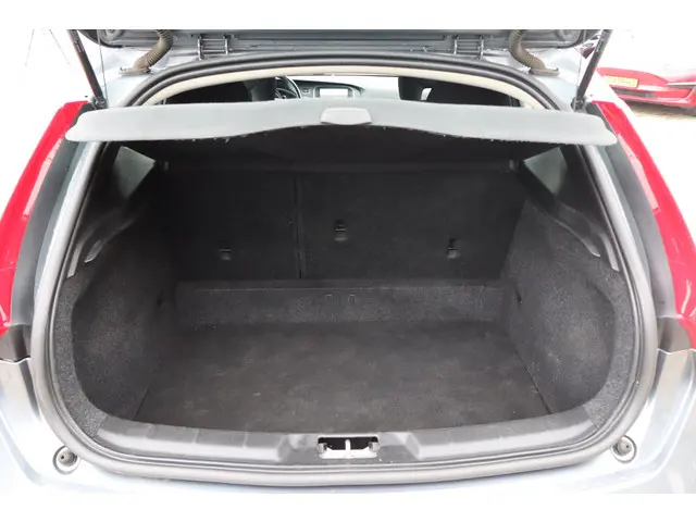 Volvo V40 1.6 T2 Kinetic 2015 Benzine 15