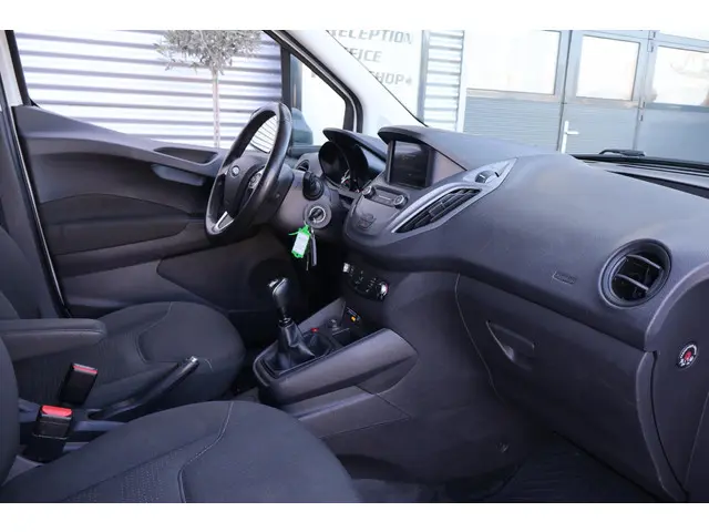 Ford Transit Courier 1.5 TDCI Trend 2019 Diesel 4