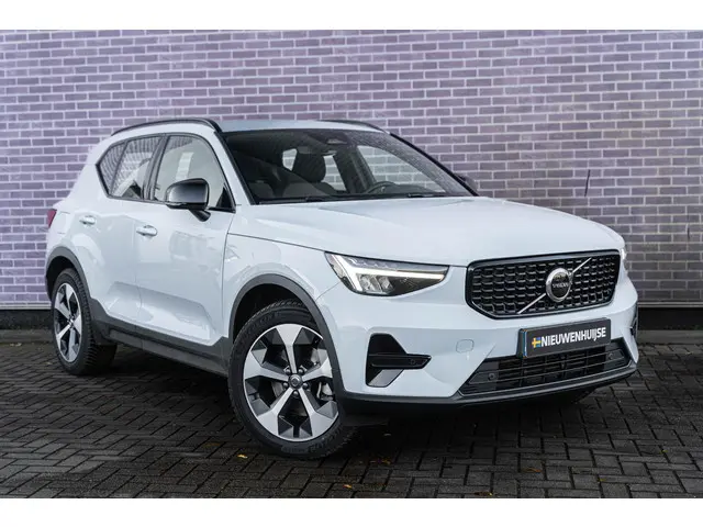 Volvo XC40 2.0 B4 Plus Dark 2025 Benzine 3