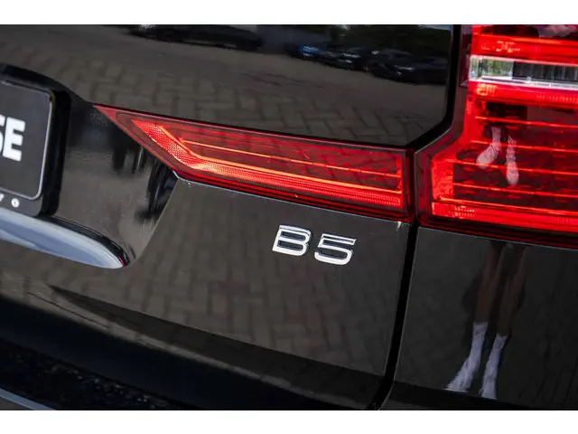 Volvo XC60 B5 Plus Dark 2022 Benzine 33