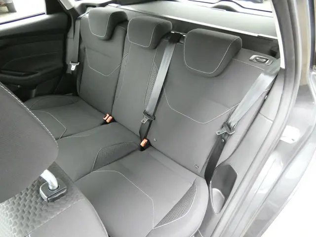 Ford Focus Wagon HELAAS VERKOCHT!!! 2015 Benzine 9