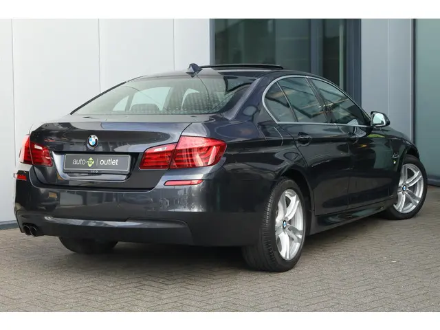 BMW 5 Serie 520i Executive 2014 Benzine 2