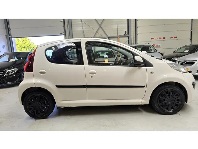 Peugeot 107 1.0 Active 2012 Benzine 4