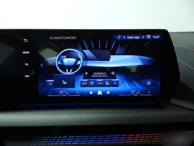 BMW 1 Serie 5-deurs 120 2025 Benzine 27