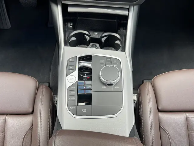 BMW 3 Serie Touring 320e 2023 Hybride Benzine 27