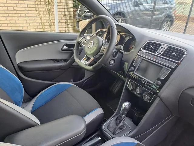Volkswagen Polo 1.4 TSI BlueGT 2017 Benzine 35