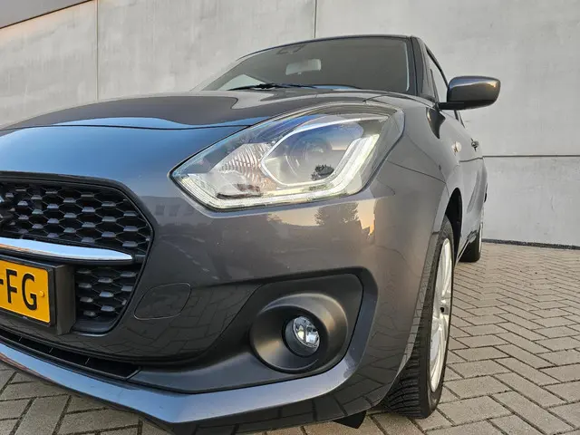 Suzuki Swift 1.2 Select Smart Hybrid 2022 Hybride Benzine 9