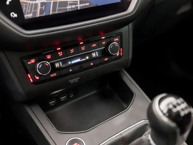 SEAT Ibiza 1.0 TSI FR Intense Sport 2018 Benzine 10