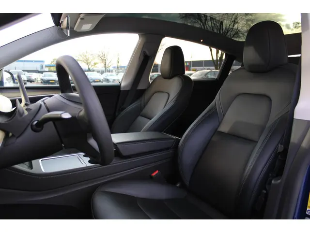 Tesla Model Y RWD 58 kWh 2023 Elektrisch 4