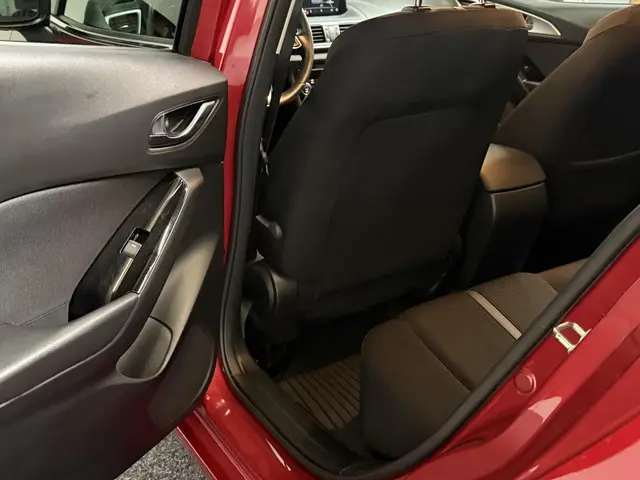 Mazda 3 2.0 SkyActiv-G 165pk SPORTSLINE 2018 Benzine 36