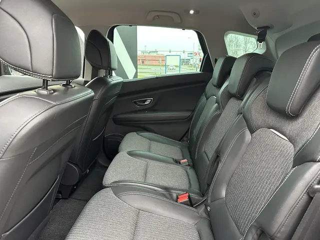 Renault Scénic TCe 130 Intens 2021 Benzine 31