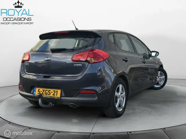 Kia cee'd 1.6 GDI ComfortLine |Jaar Garantie !! 2015 Benzine 4