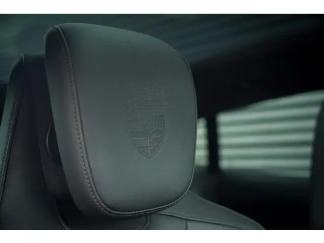 Porsche Taycan Cross Turismo 4 93 kWh 2021 Elektrisch 18