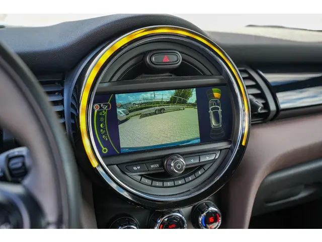 MINI Cooper Mini 1.5 D Chili 2014 Diesel 16