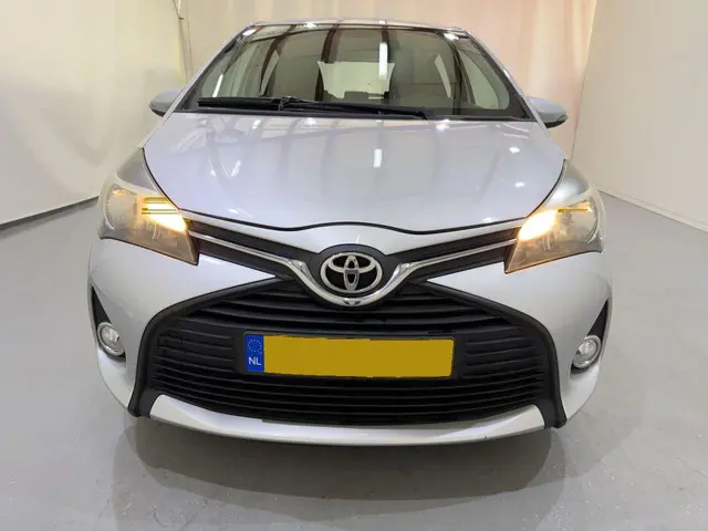 Toyota Yaris HB 1.0 VVt-i Aspiration 2015 Benzine 2