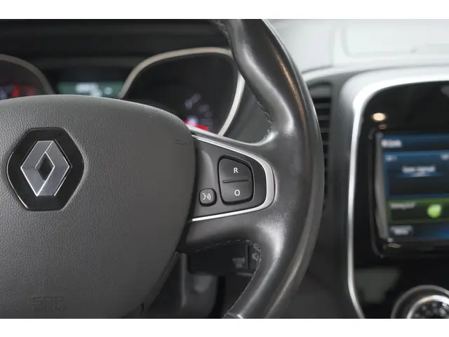 Renault Captur TCe 150 EDC Intens 2019 Benzine 36