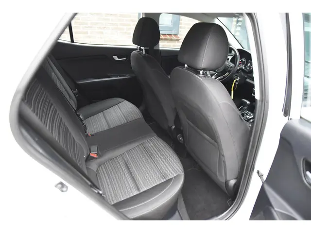 Kia Stonic 1.0 T-GDi DynamicPlusLine 2022 Benzine 14