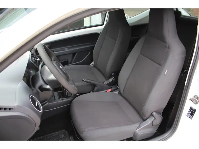Volkswagen up! 1.0 take up! | Airco | APK | 2013 Benzine 9
