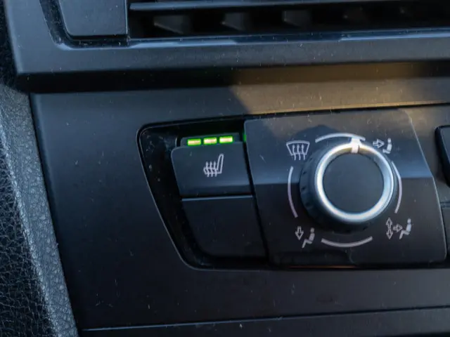 BMW 1 Serie 116i High Executive 2013 Benzine 28