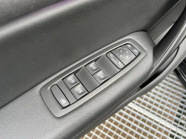 Renault Mégane 1.3 TCe 140 EDC Intens 2022 Benzine 21