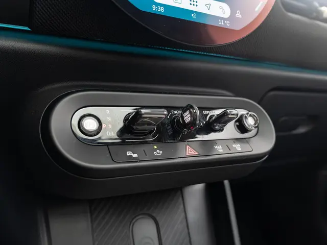 MINI 5-Deurs Cooper C 2025 Benzine 25