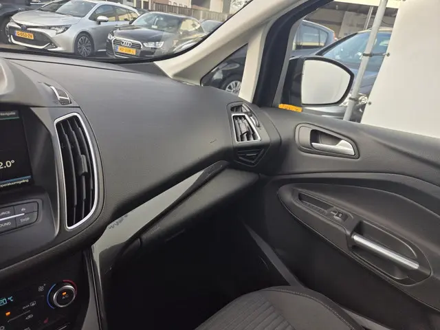 Ford C-MAX 1.5 Titanium 2015 Benzine 14