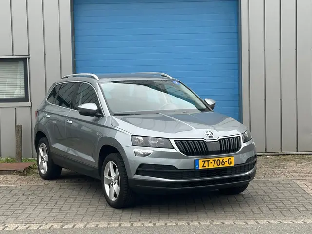 Škoda Karoq TSI Bus APPLE CARPLAY TREKHAAK 2019 Benzine 18