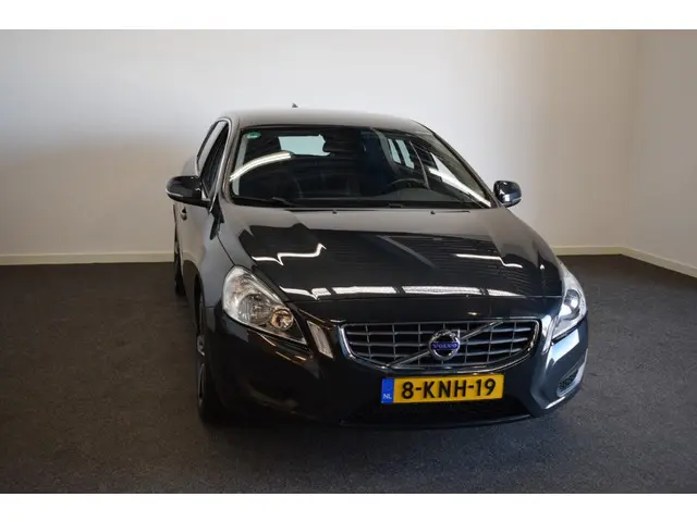 Volvo V60 T3 150pk AUT6 Momentum 2013 Benzine 14