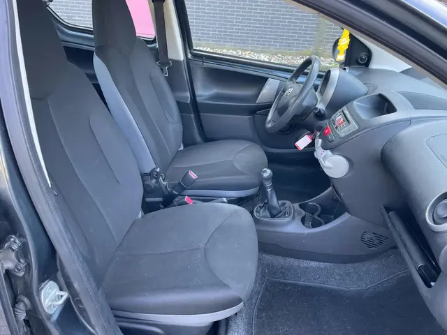 Toyota Aygo 1.0 VVT-i Comfort / AIRCO 2012 Benzine 11