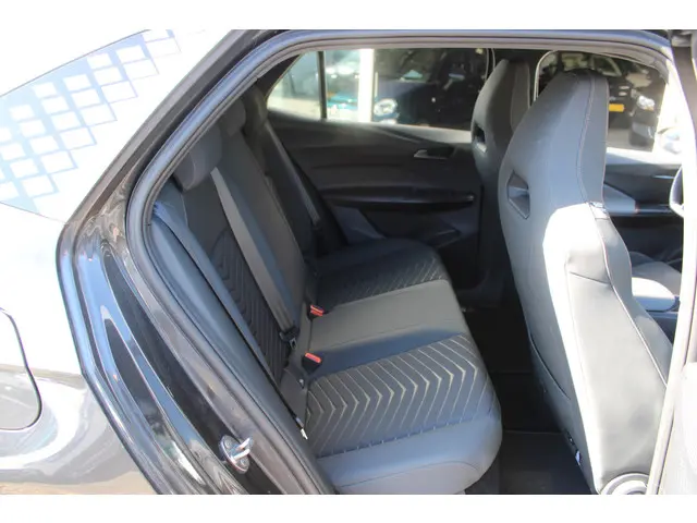 CUPRA Born Essential 62 kWh 2023 Elektrisch 21