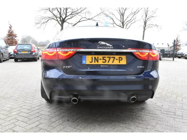 Jaguar XF 2.0 Portfolio 2016 Benzine 5
