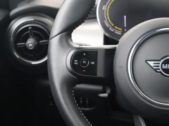 MINI Electric Mini MINI Yours 33 kWh 2023 Elektrisch 14