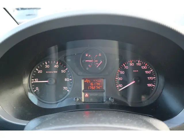 Citroën Berlingo 1.6 BlueHDI 75 Club 2018 Diesel 33