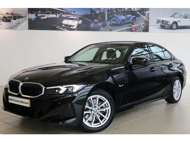 BMW 3 Serie Sedan 320e 2023 Hybride Benzine 28
