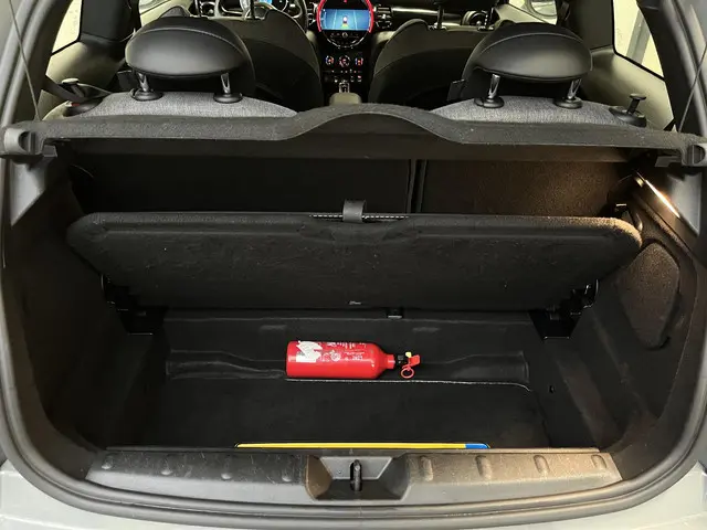 MINI Cooper 1.5 Business Edition 2021 Benzine 17