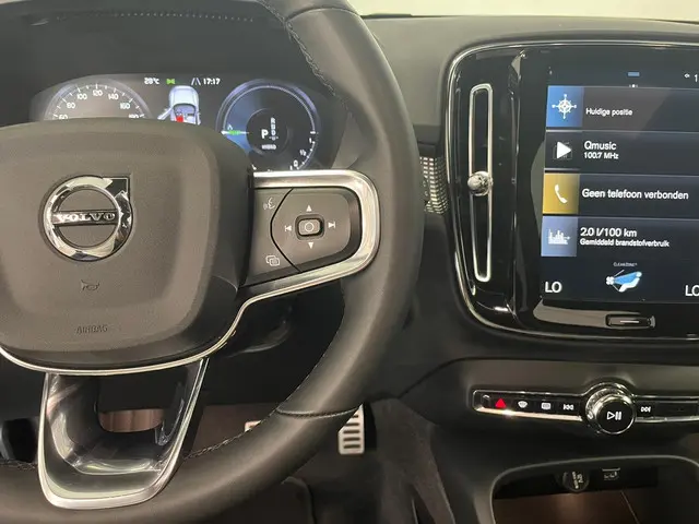 Volvo XC40 1.5 T4 Recharge R-Design 2022 Hybride Benzine 13
