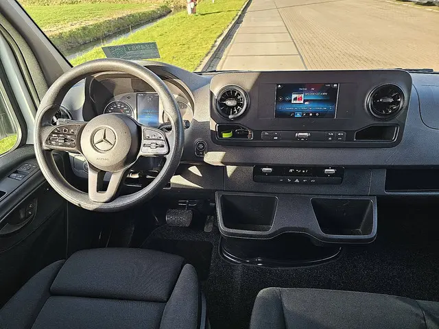 Mercedes-Benz Sprinter 317 2022 Diesel 8