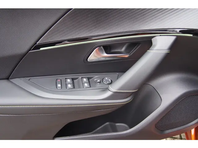 Peugeot e-2008 EV GT Pack 136 PK 2022 Elektrisch 13