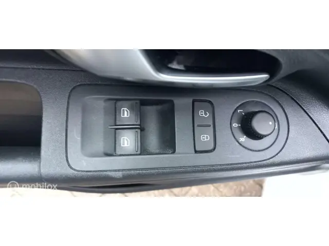 Volkswagen up! 1.0 BMT move up! 2020 Benzine 5