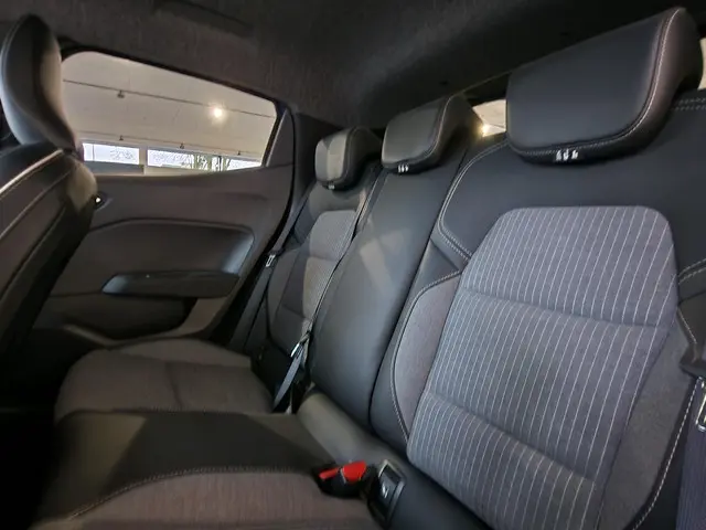 Renault Clio 1.0 TCe 90 GPF techno 2024 Benzine 8