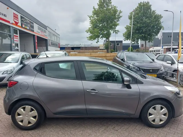 Renault Clio 1.2 16V 2013 Benzine 5