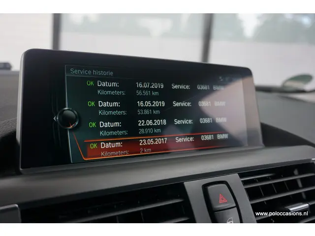 BMW 1 Serie 118i 2017 Benzine 18