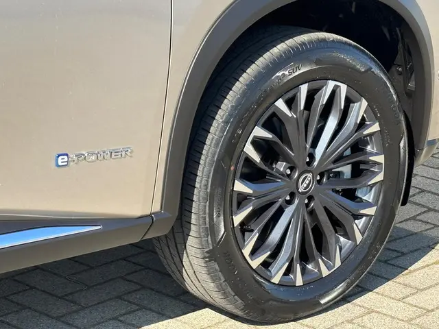 Nissan X-Trail e-4ORCE Tekna Plus 2025 Hybride Benzine 50