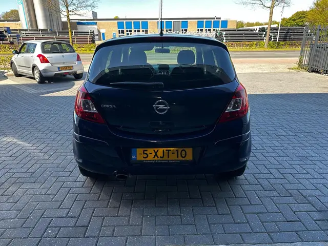 Opel Corsa 1.4-16V BlitZ 2014 Benzine 5