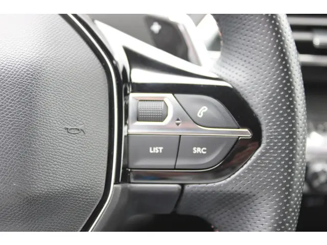 Peugeot 3008 1.6 HYbrid 225 GT 2020 Hybride Benzine 26