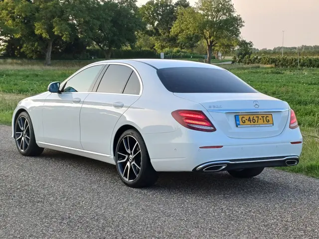 Mercedes-Benz E-Klasse 200 Premium 2017 Benzine 8