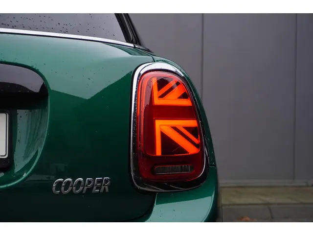 MINI 5-Deurs Cooper C 2019 Benzine 23