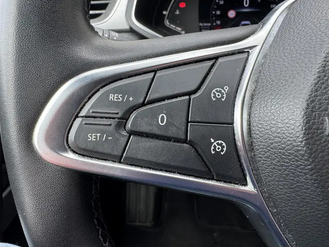 Renault Captur 1.0 TCe 100 Intens 2020 Benzine 24